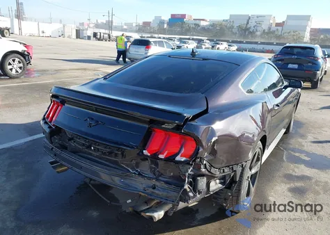 2022 Ford Mustang Ecoboost Premium Fastback z USA, uszkodzony, nr VIN 1FA6P8TH1N5127720